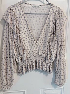 Pull&Bear Cream Blouse with Purple Floral Print and Ruffle Trim